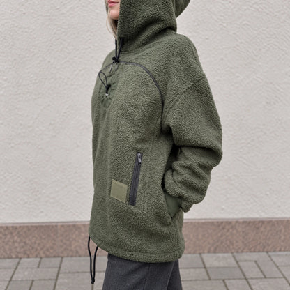 Cosy Winter Pet Carrier Hoodie with Large Pocket and Peeping Hole for Cats and Small Dogs