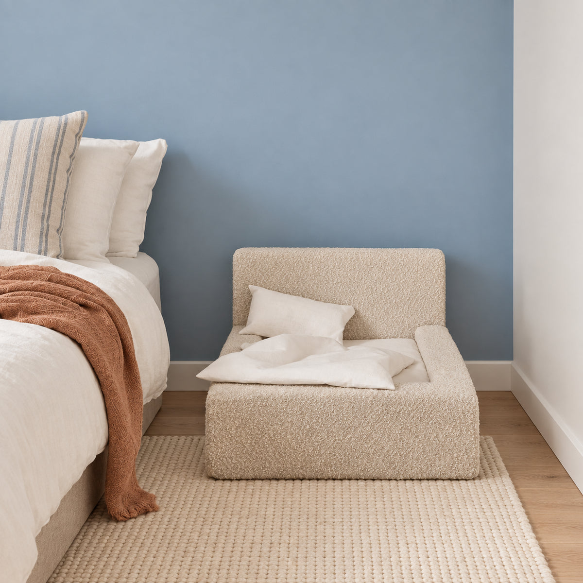 Luxurious Orthopaedic Memory Foam Dog Bed with Pillow and Bolsters