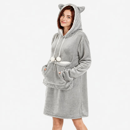 Long pet pouch hoodie detail